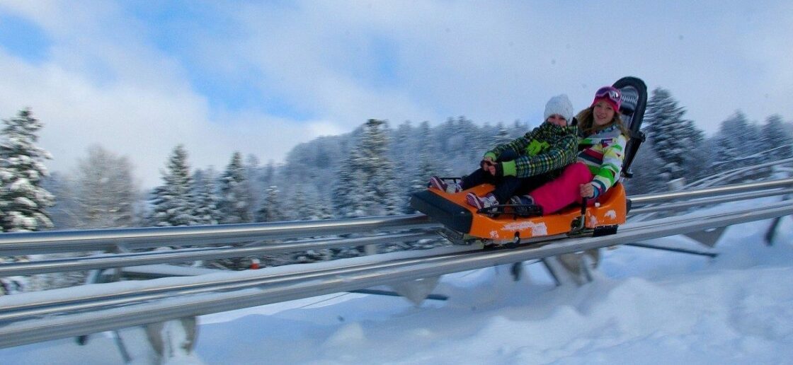 La Schlitte Mountain est une luge sur rails offrant des sensations fortes dès 3 ans
