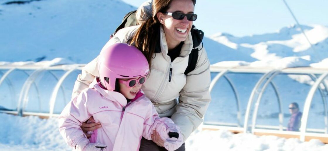 À Saint-Lary 1700  » Pla d’Adet « , l’espace en front de neige offre un large espace pour les débutants et les enfants
