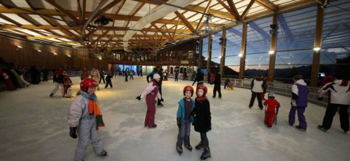 La patinoire des Orres est un des endroits préférés des enfants

