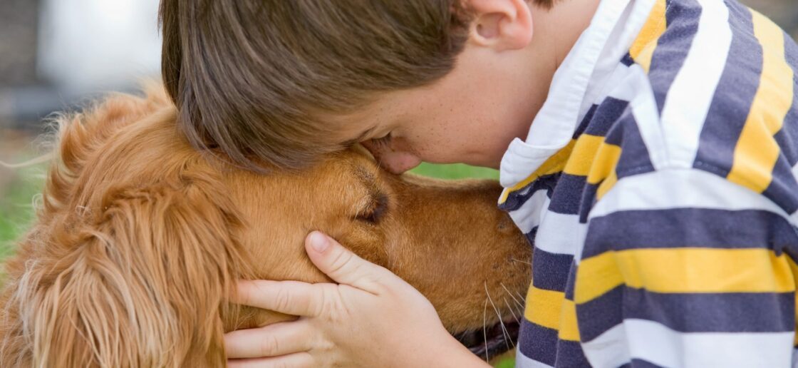 Que c’est beau la complicité entre un chien et son maître
