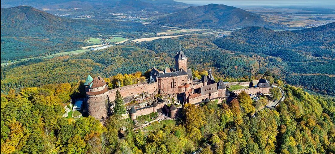 Dominant toute l’Alsace, le Haut-Koenigsbourg est un château totalement adapté aux familles
