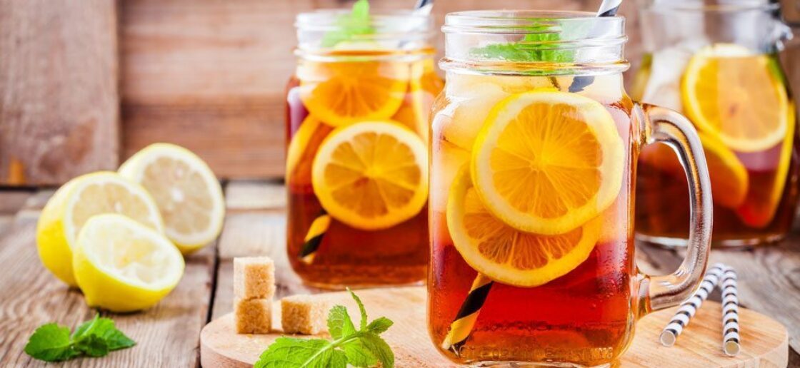 Pour agrémenter votre thé glacé, ajoutez des rondelles de citron !
