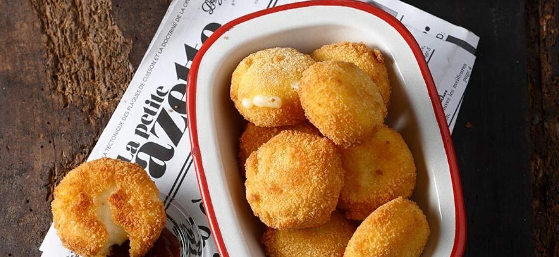 Régalez-vous en partageant les croquettes de Mini Babybel<sup></noscript>®</sup> !
 » /></figure><p>Parce qu’ils aiment partager la cuisine revisitée de leur enfance, <a href=