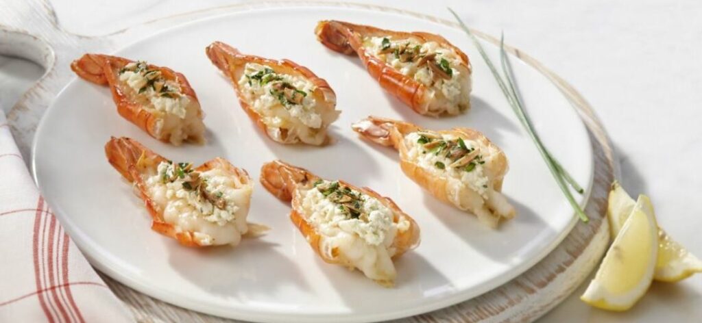 Crevettes géantes froides au citron, amandes effilées et Boursin® à Tartiner