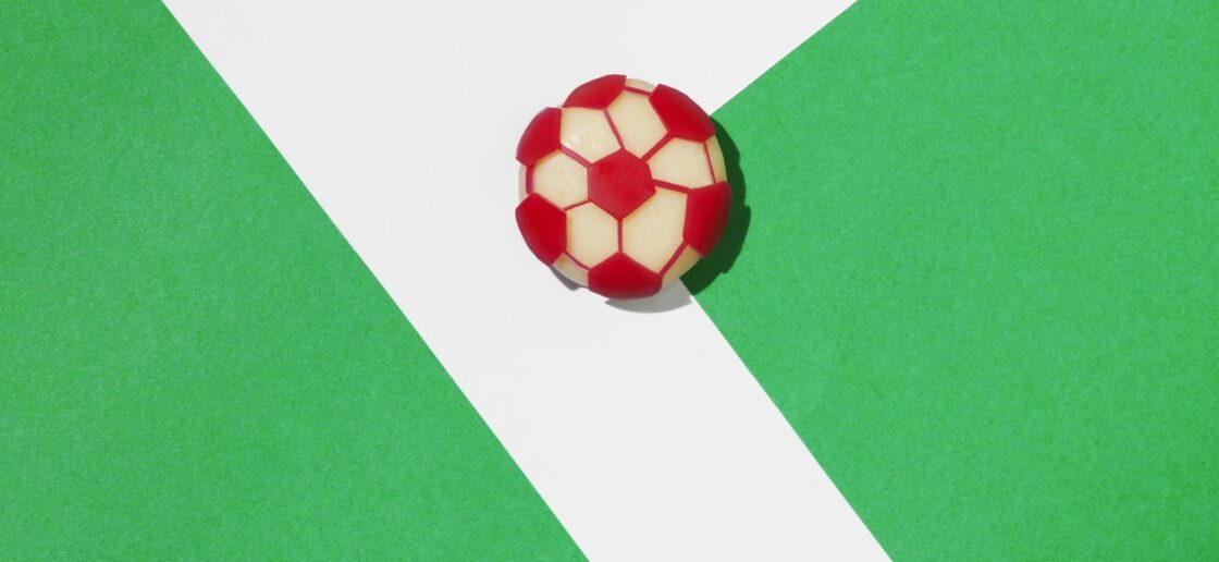 5 jeux de ballon funs à tester en famille avec Mini Babybel®