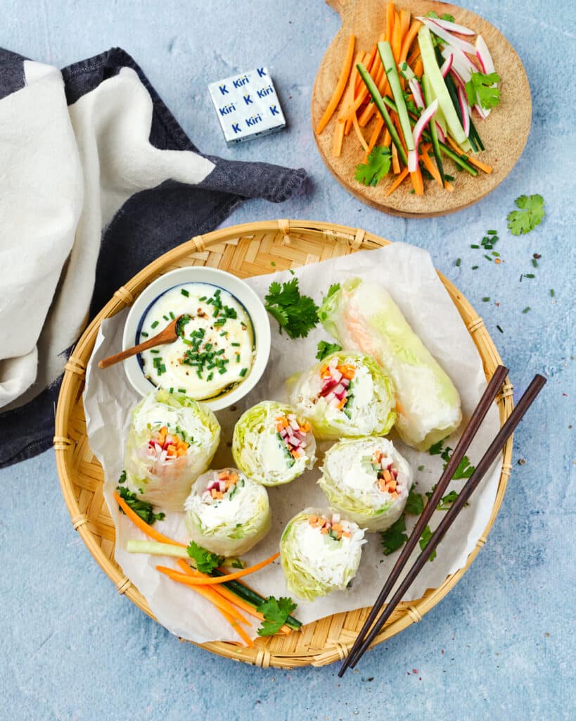 Rainbow rolls aux légumes croquants, vermicelles de riz et fromage Kiri®