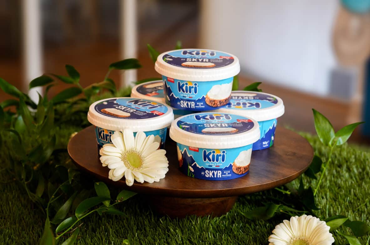 Kiri® lance le premier fromage à tartiner au SKYR !