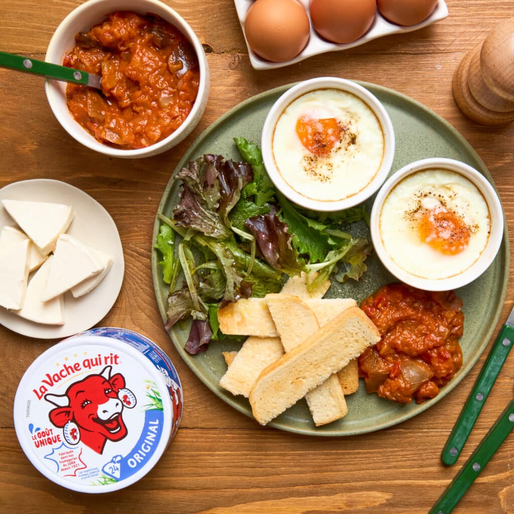 Œufs cocotte à La Vache Qui Rit® & ratatouille