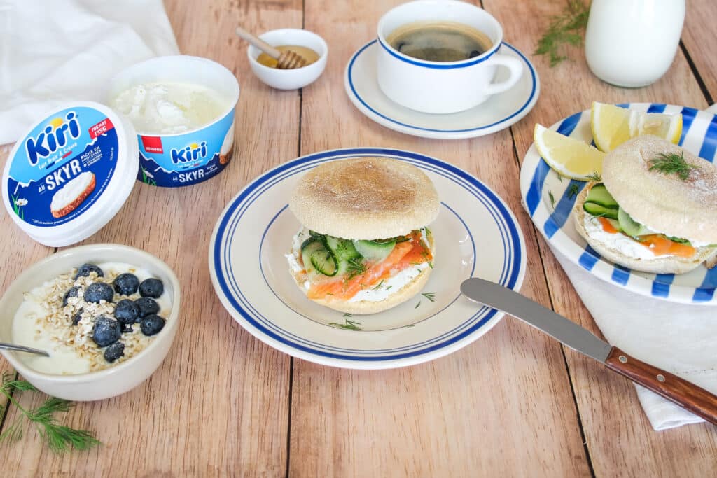 Muffin anglais Kiri® au Skyr concombre truite fumé